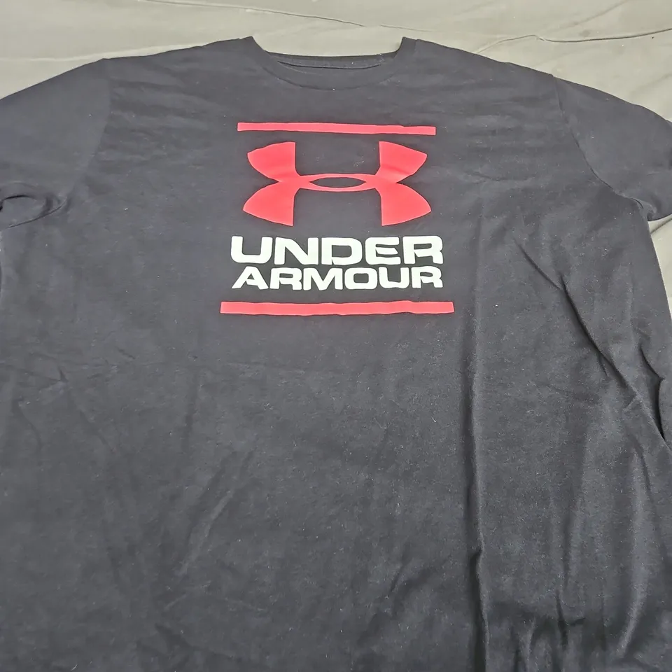 UNDER ARMOUR GRAPHIC TEE - SIZE XL