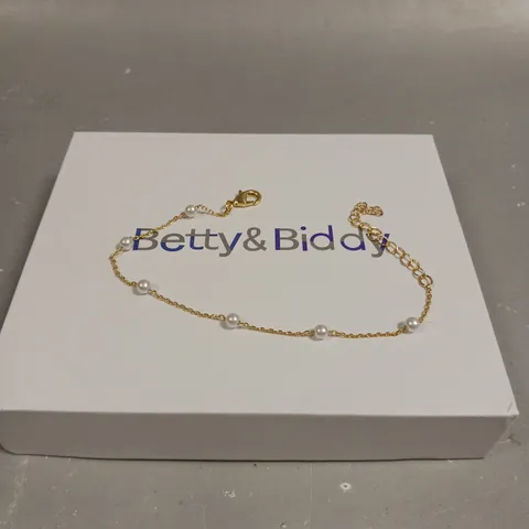 BETTY & BIDDY PEARL CHAIN LINK BRACELET