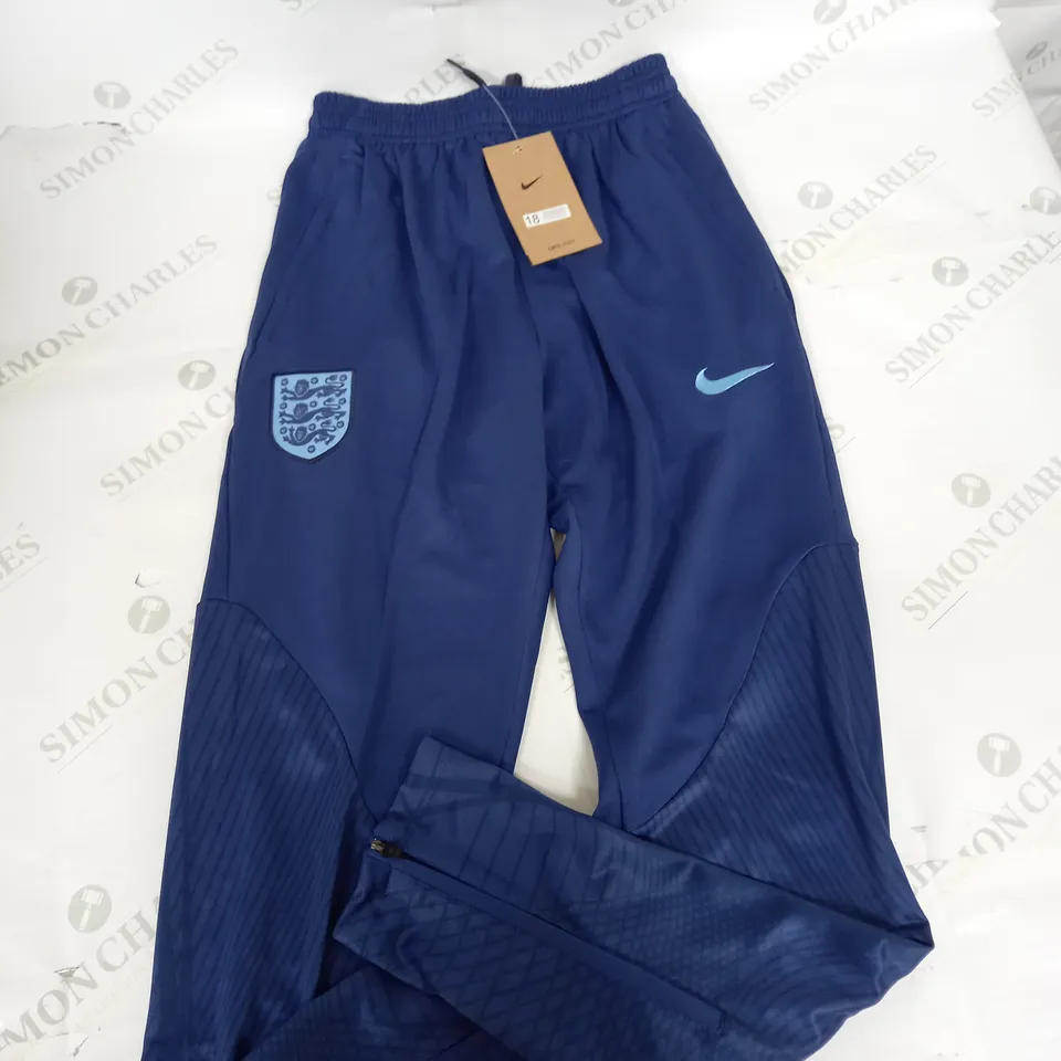 NIKE ENGLAND FC TRAINING PANTS SIZE 18