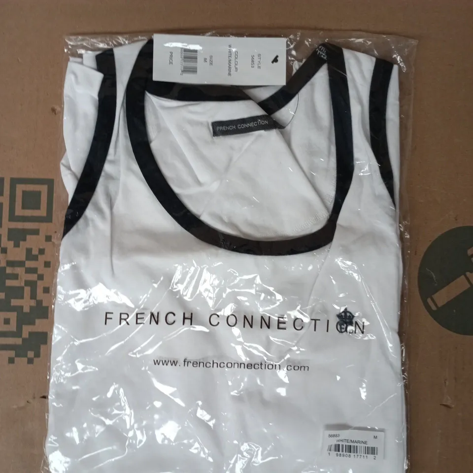 BAGGED FRENCH CONNECTION VEST TOP IN WHITE/MARINE SIZE MEDIUM