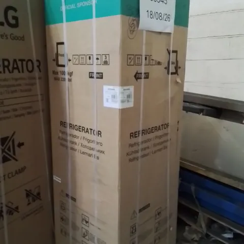 BOXED HISENSE RB327N4WBE 50/50 FRIDGE FREEZER - BLACK