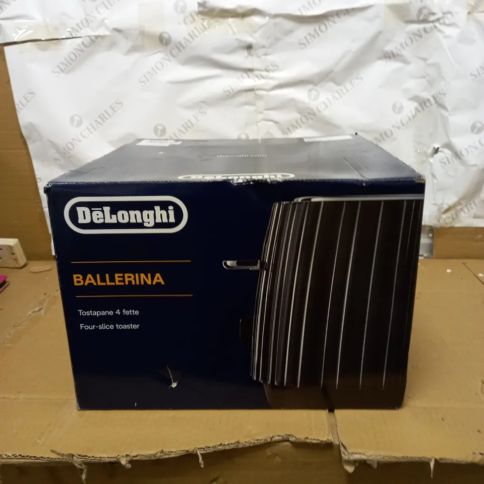 DE'LONGHI BALLERINA 4-SLOT TOASTER