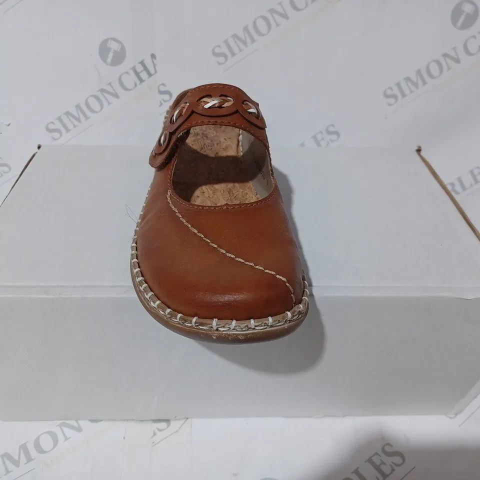 BOXED PAIR OF RIEKER MULE SANDALS IN TAN UK SIZE 6.5