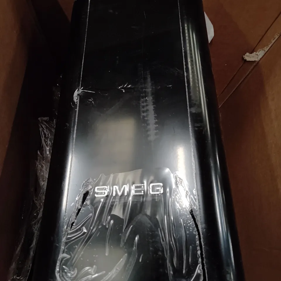 SMEG KITCHEN HOOD – MODEL (KT90BLE) - BOXED