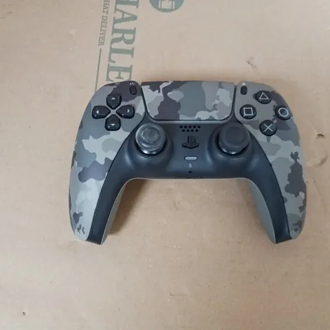 PLAYSTATION 5 DUALSENSE WIRELESS CONTROLLER - GREY CAMOUFLAGE