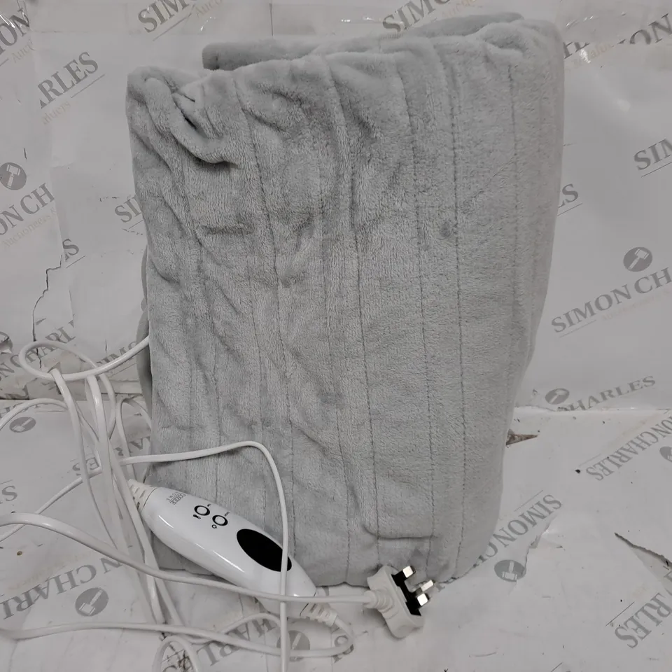 COZEE HOME VELVETSOFT HEATED THROW IN LIGHT GREY