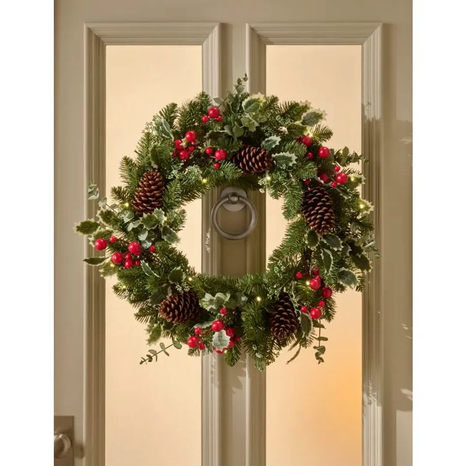 BOXED IVY BERRY - 26" WREATH WITH WARM WHITE LIGHTS (1 BOX)