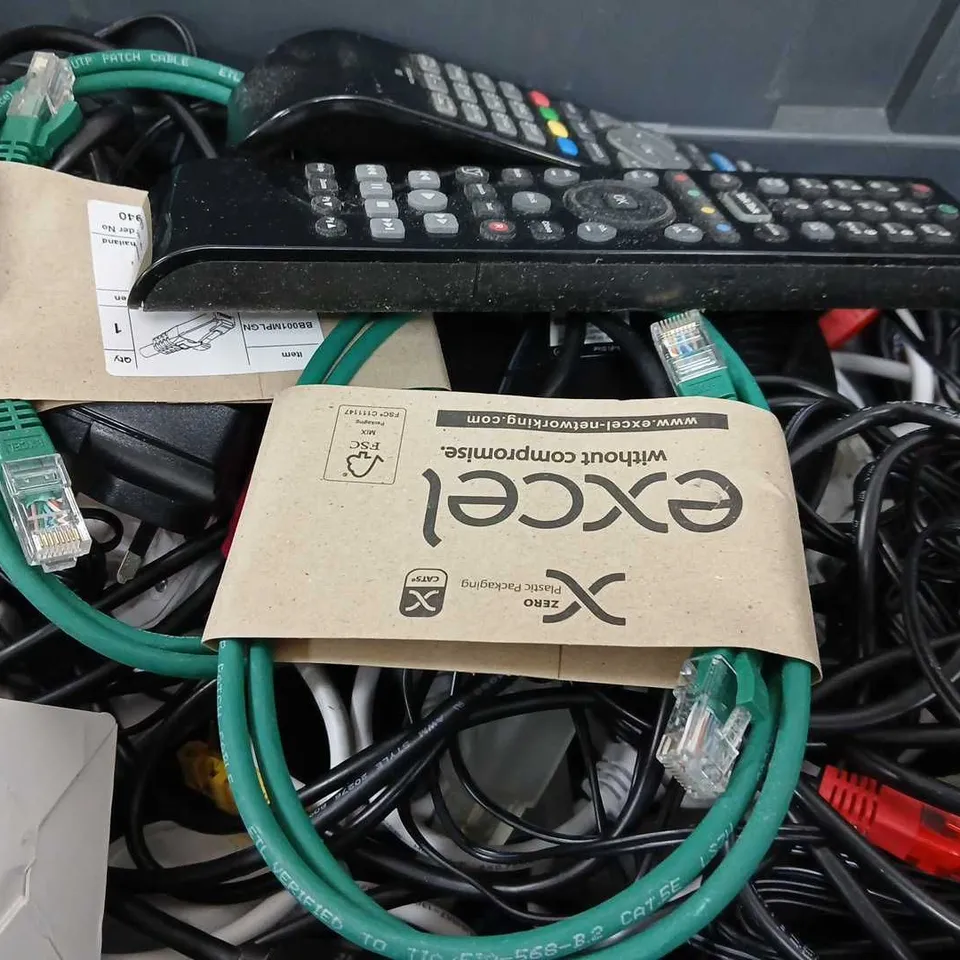 BOX OF APPROXIMATELY 12 ASSORTED ITEMS TO INCLUDE - QTX SPEAKER LEAD 12M , SKY BOX , EXCEL UTP CABLE ETC