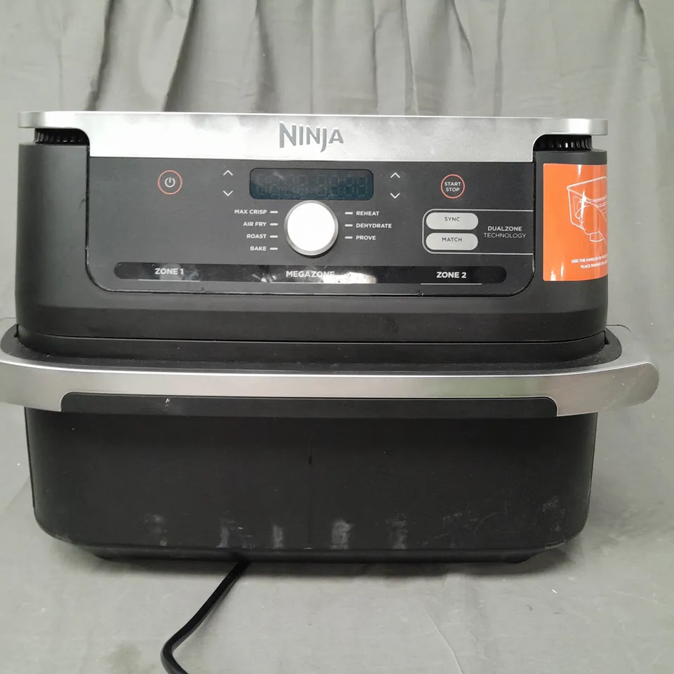 BOXED NINJA 10.4L FOODI FLEXDRAWER DUAL AIR FRYER IN BLACK AF500UK