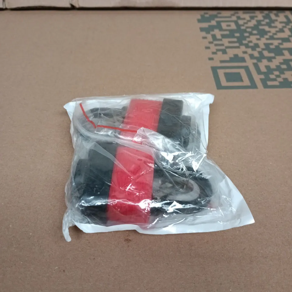 BOX OF APPROXIMATELY 10 ASSORTED GOODS INCLUDING SIMPLE SHARP BLADE SHARPENER, ETOPGO DIY STRING LIGHTS AND 2X PADLOCKS