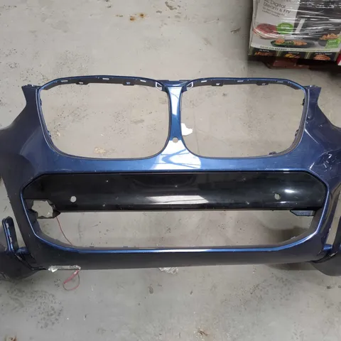BLUE FRONT BUMPER COVER WITH CENTRAL GRILLE OPENING – VEHICLE PART - CAR UNKNOWN