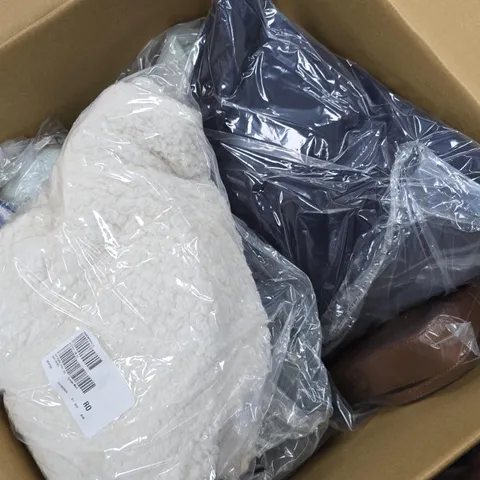 APPROXIMATELY 15 ASSORTED CLOTHING ITEMS IN VARIOUS SIZES, COLOURS & STYLES TO INCLUDE BRANDS SUCH AS COZEE HOME, LLOYD BAKER, KIPLING, ETC - COLLECTION ONLY