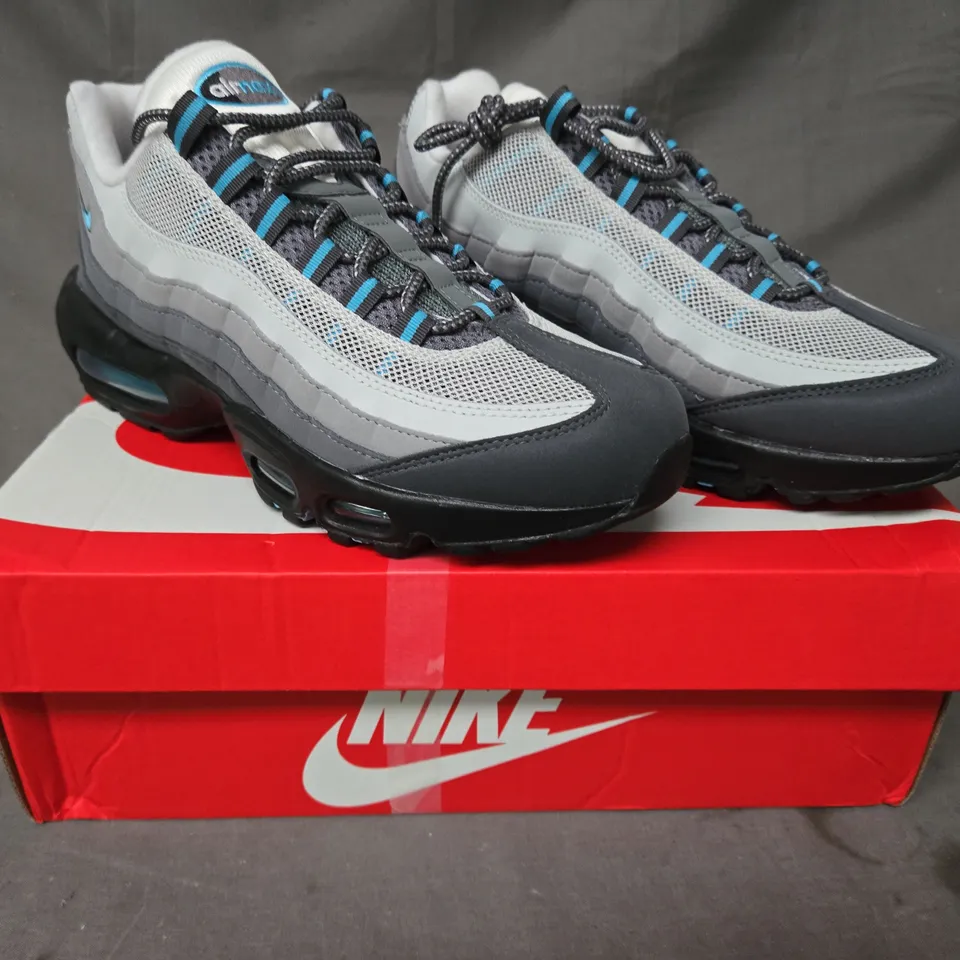 BOXED PAIR OF NIKE AIR MAX 95 SHOES IN GREY/BLUE UK SIZE 8