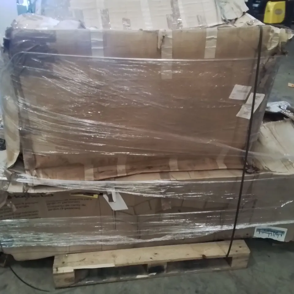 PALLET CONTAINING GARDEN FURNITURE PARTS
