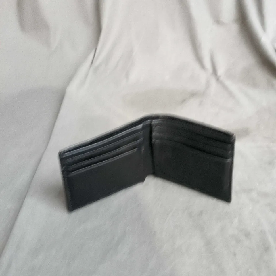 CALVIN KLEIN BLACK LEATHER BI-FOLD WALLET