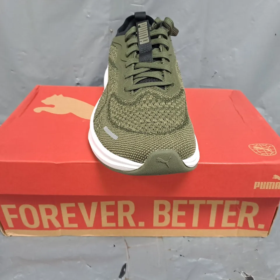 BOXED PAIR OF PUMA SKYROCKET LITE ENGINEERED TRAINERS IN DARK OLIVE SIZE UK 8