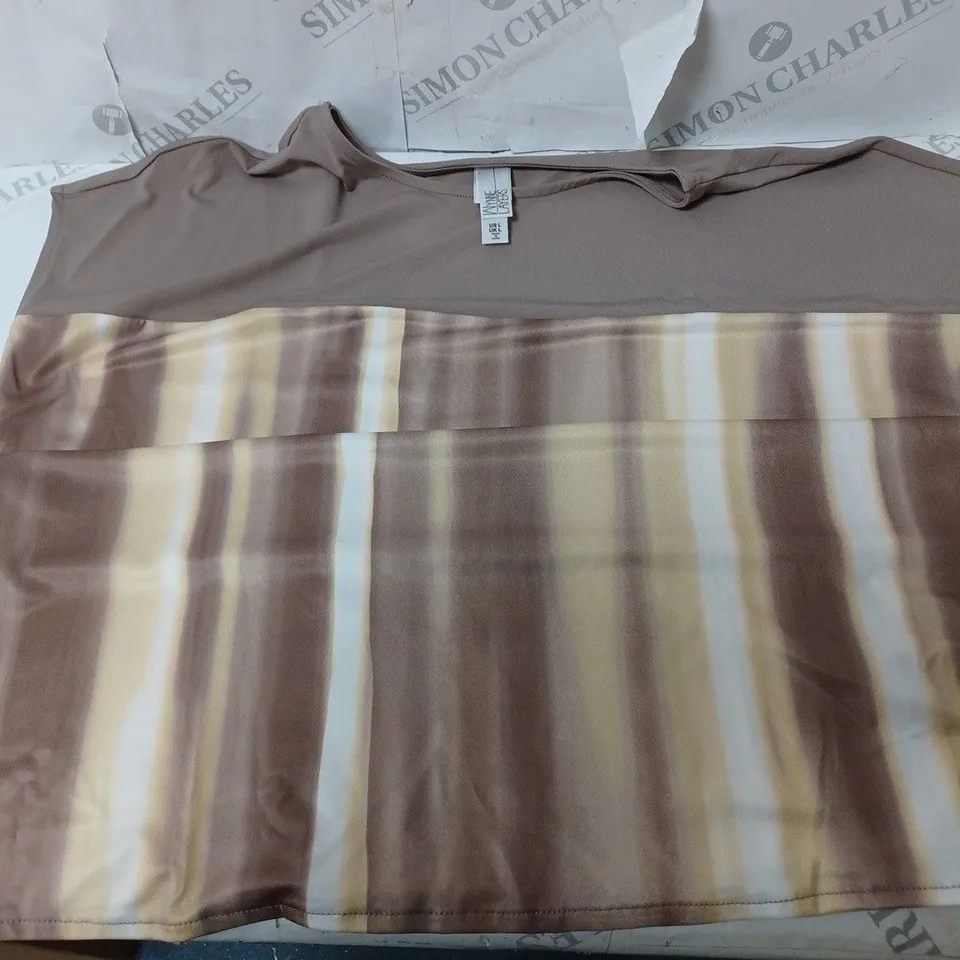 APPROXIMATELY 10 CLOTHING INCLUDING: MAXI DRESSES WITH DIFFERENT COLOURS AND SIZES BY WAYNE LAYERS, CARDIGANS BY MR MAX FASHION