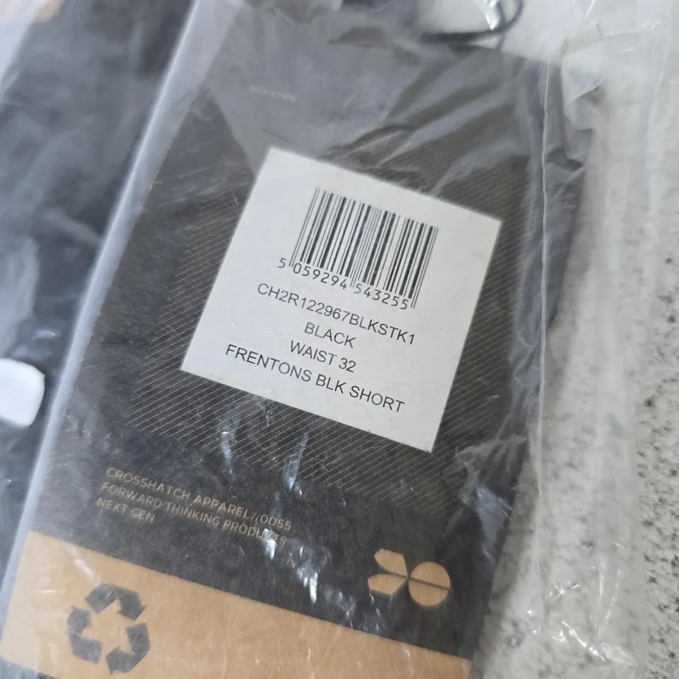 CROSSHATCH BLACK SHORTS, WAIST 32 (MEN'S) – BRAND PACKAGING