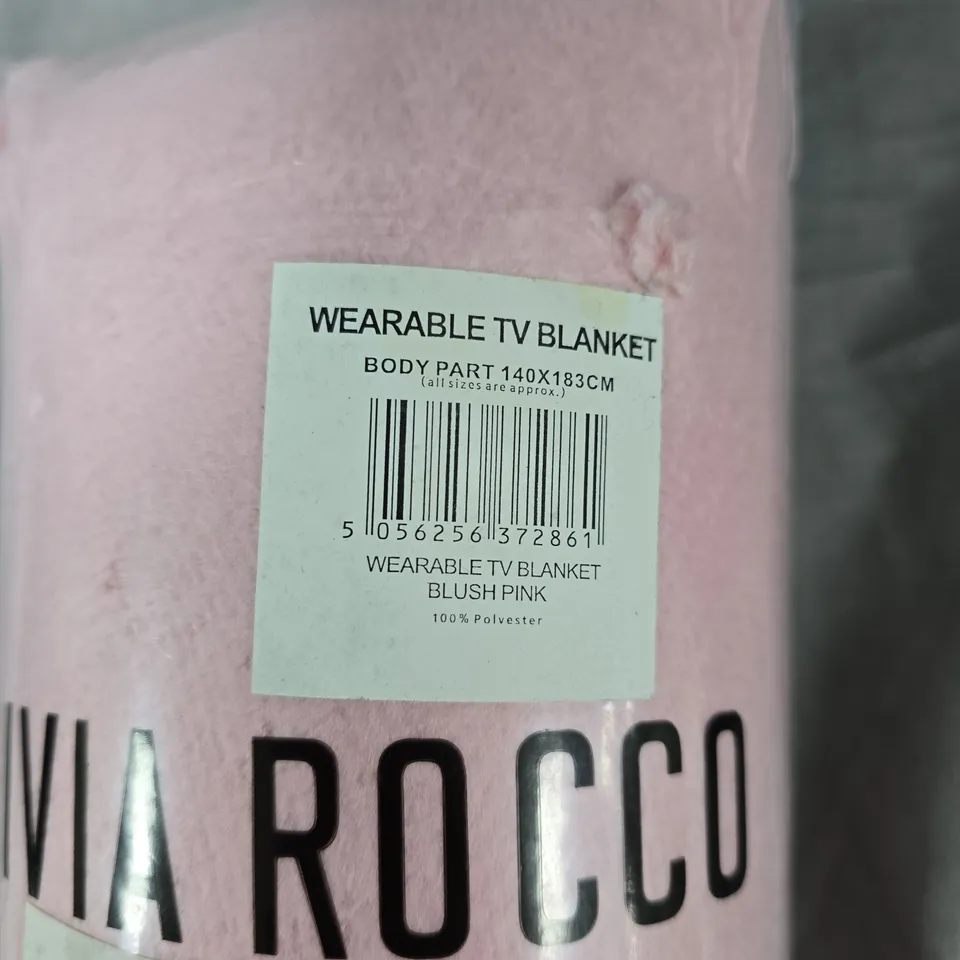 OLIVIA ROCCO WEARABLE TV BLANKET – BLUSH PINK, 140 X 183 CM