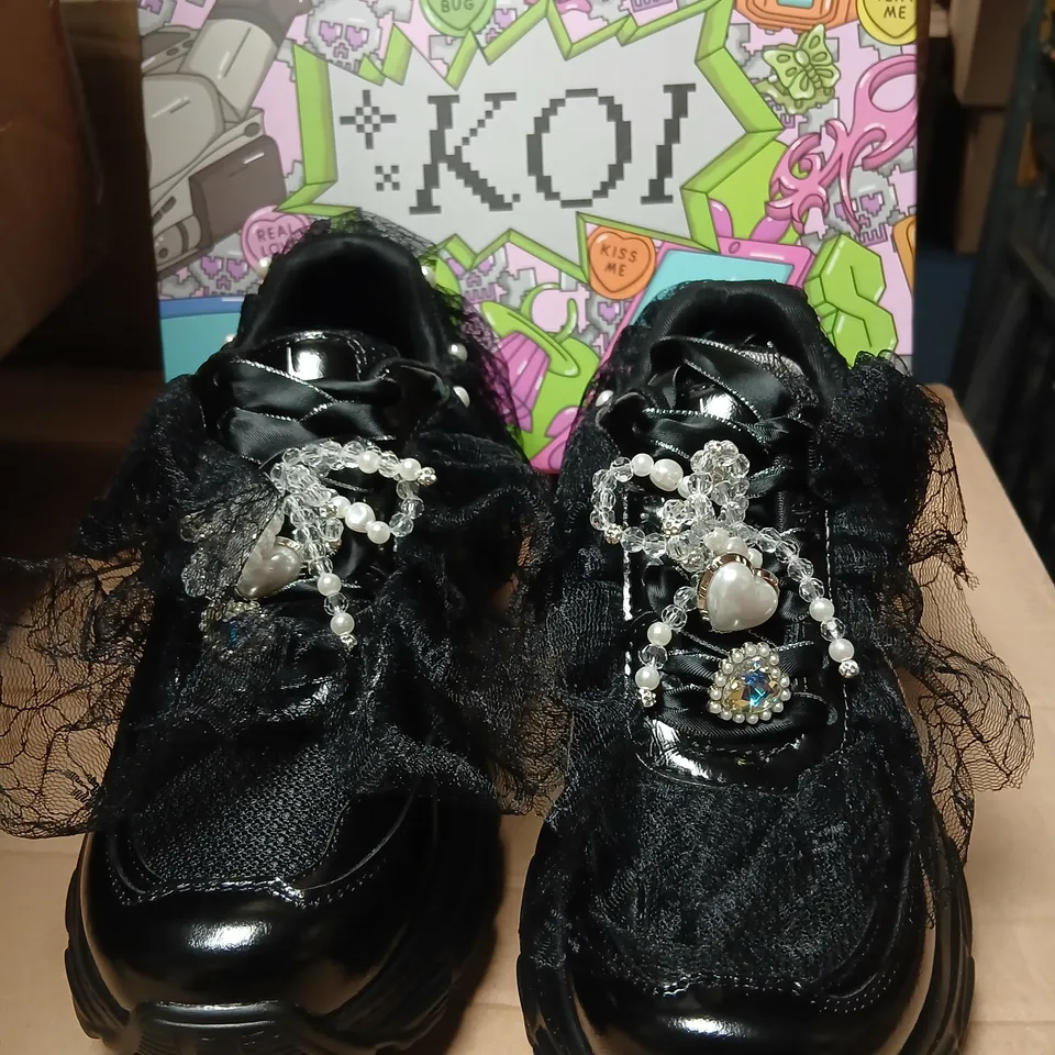 KOI UK SIZE 6 WOMEN'S BLACK PLATFORM SHOES WITH PEARL & CRYSTAL EMBELLISHMENTS