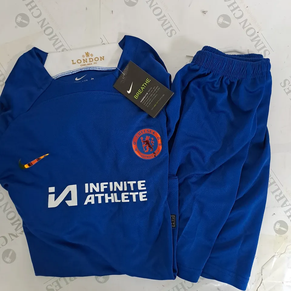 CHELSEA FOOTBALL CLUB INFANT HOME SHIRT AND SHORTS SET SIZE 28 