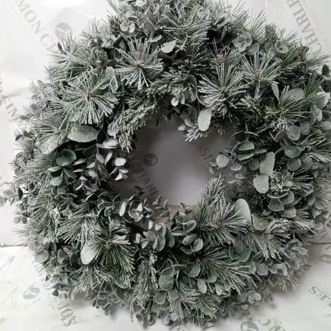 BOXED K BY KELLY HOPPEN COTSWOLDS CHOICE OF PRE-LIT GREENERY CHRISTMAS DECORATION