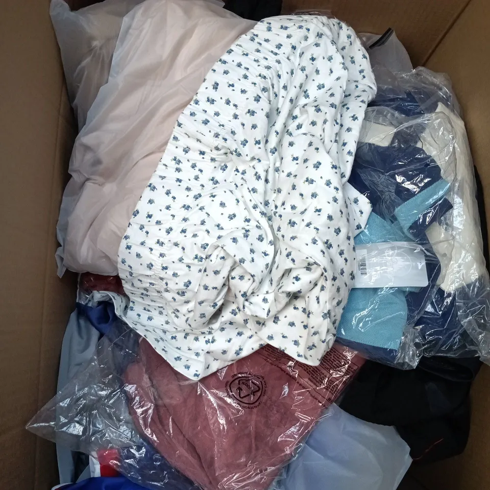 LARGE BOX OF APPROXIMATELY 25 ASSORTED CLOTHING ITEMS IN VARIOUS COLOURS, STYLES AND SIZES - COLLECTION ONLY