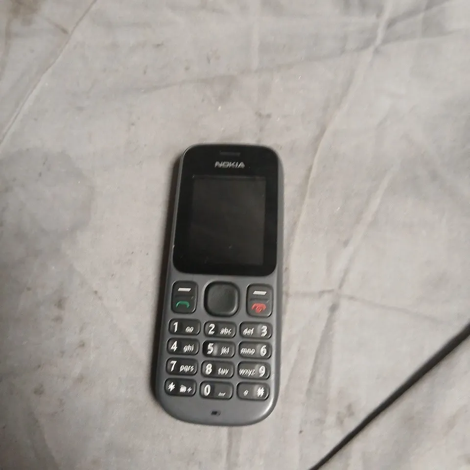 NOKIA FEATURE PHONE WITH KEYPAD – GREY 