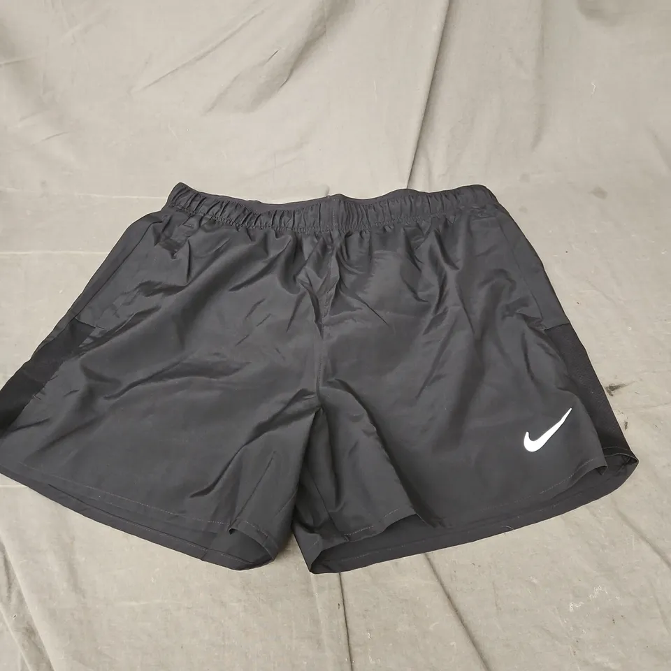 NIKE RUNNING CHALLENGER DRI-FIT 5" SHORTS IN BLACK SIZE L