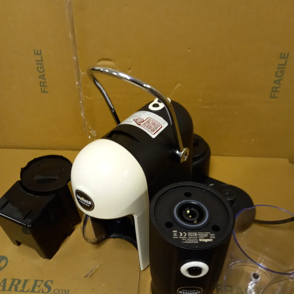 LAVAZZA A MODO MIO JOLIE & MILK COFFEE MACHINE