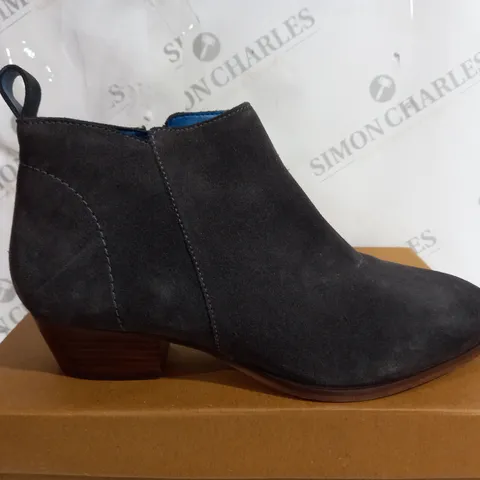 BLACK STUFF WILLOW SUEDE ANKLE BOOT SIZE 7