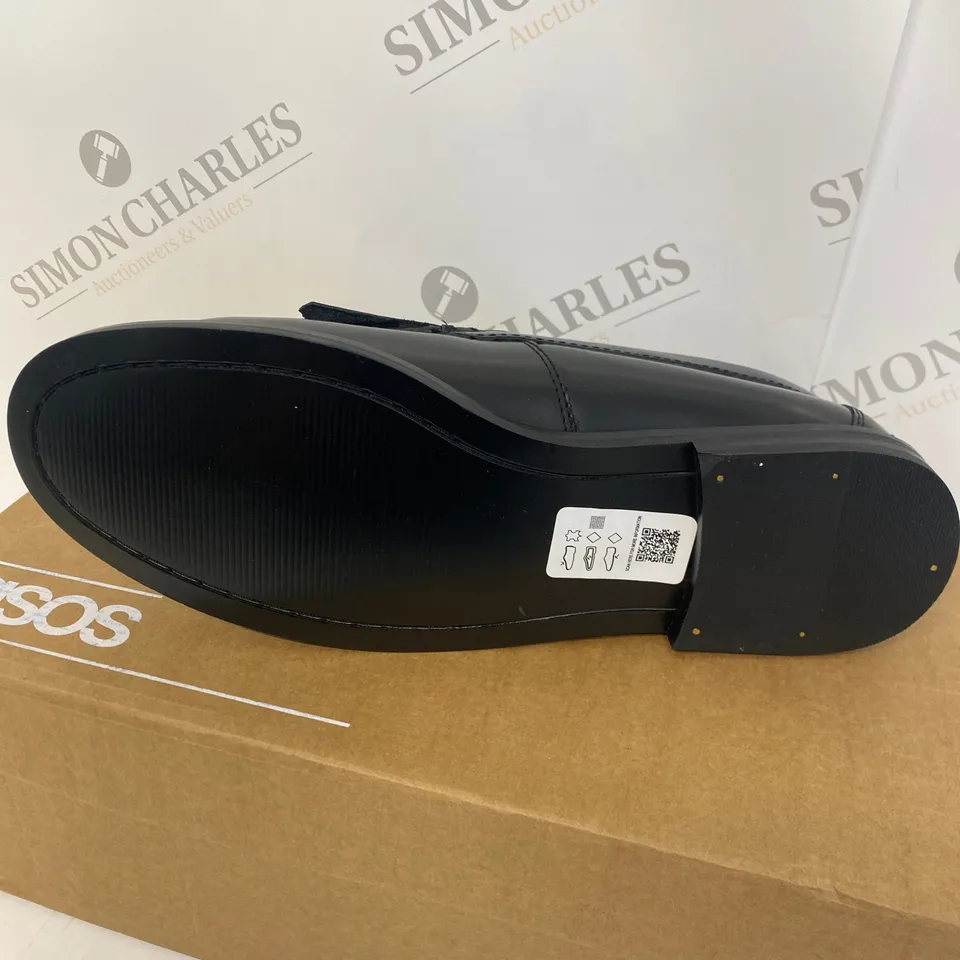 BOXED PAIR OF ASOS BLACK SHOES SIZE 9