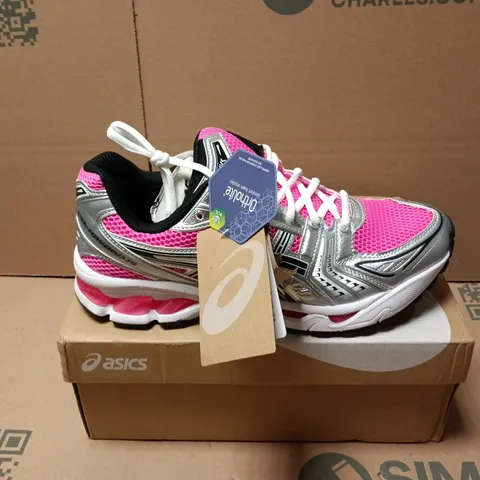 BOXED PAIR OF ASICS GEL KAYANO 14 TRAINERS IN SILVER/PINK/BLACK - UK 10