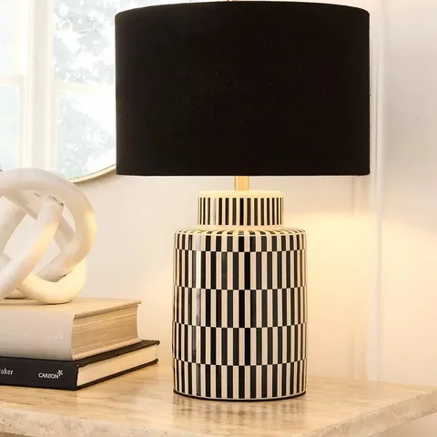 BOXED REAVA BLACK/WHITE TABLE LAMP