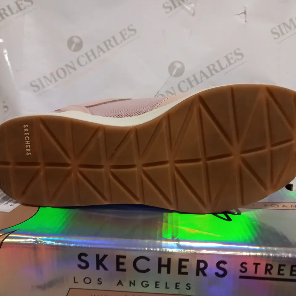 OUTLET SKECHERS BILLION HOT DAYS WEDGE TRAINER