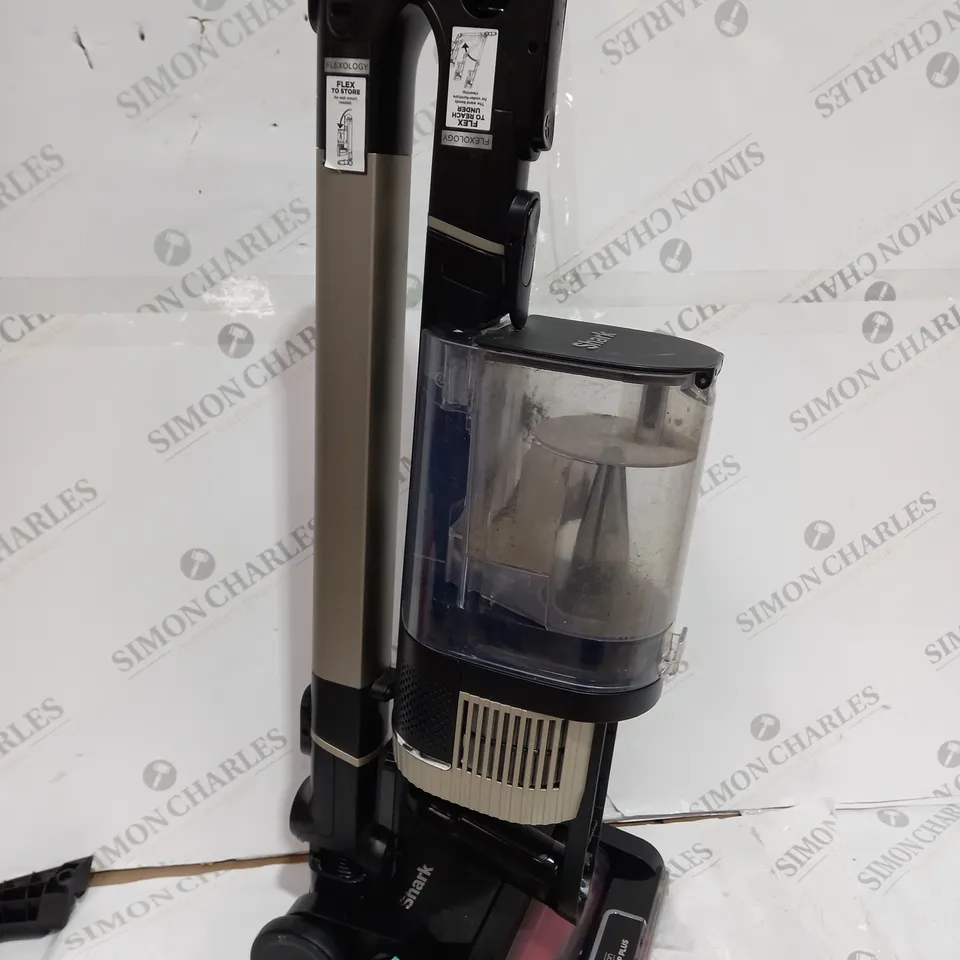 BOXED SHARK STRATOS CORDLESS VACUUM IZ400UKT