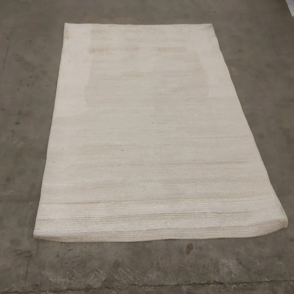 QUALITY DESIGNER AREA RUG - APPROXIMATELY 165 x 107cm