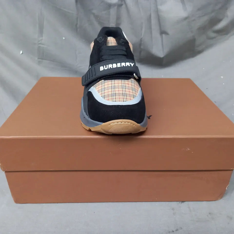 BOXED PAIR OF BURBERRY LOW TOP SNEAKERS IN CHECK UK SIZE 8