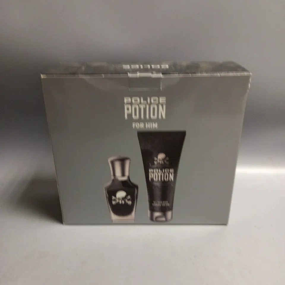 BOXED POLICE POTION FOR HIM EAU DE PARFUM 30ML AND ALL OVER BODY SHAMPOO 100ML GIFT SET