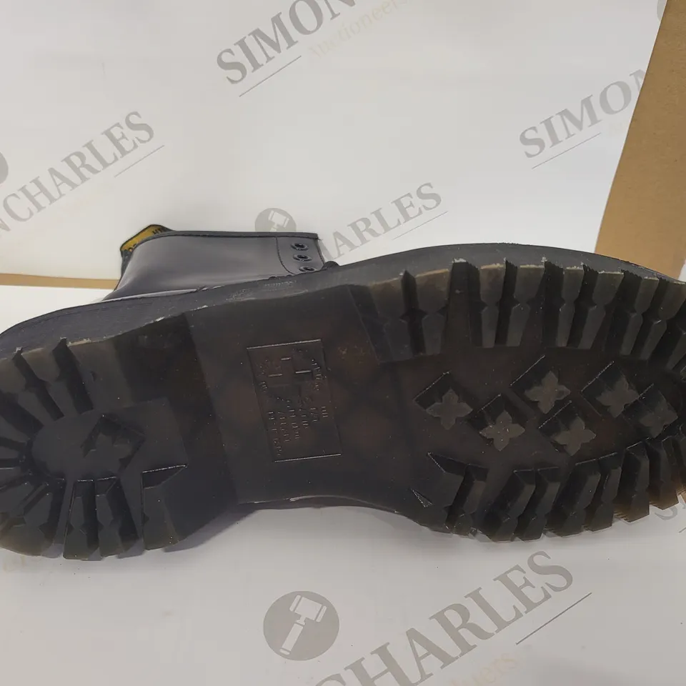 BLACK PLATFORM BOOTS IN THE STYLE OF DR. MARTEN - SIZE 7 UK