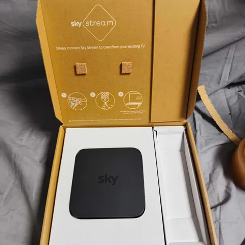 SKY STREAM SET-TOP BOX