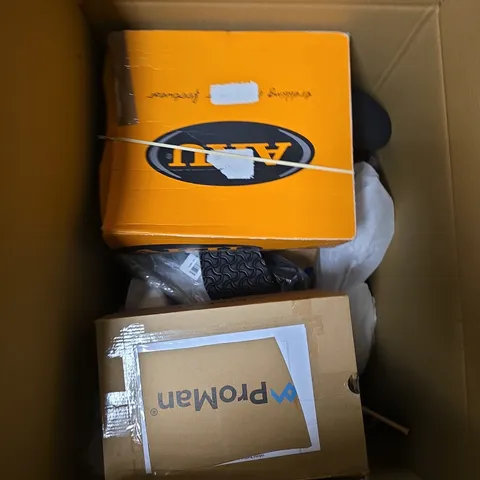 BOX OF APPROXIMATELY 12 PAIRS OF UNBOXED ASSORTED SHOES IN VARIOUS COLOUR, STYLES AND SIZES