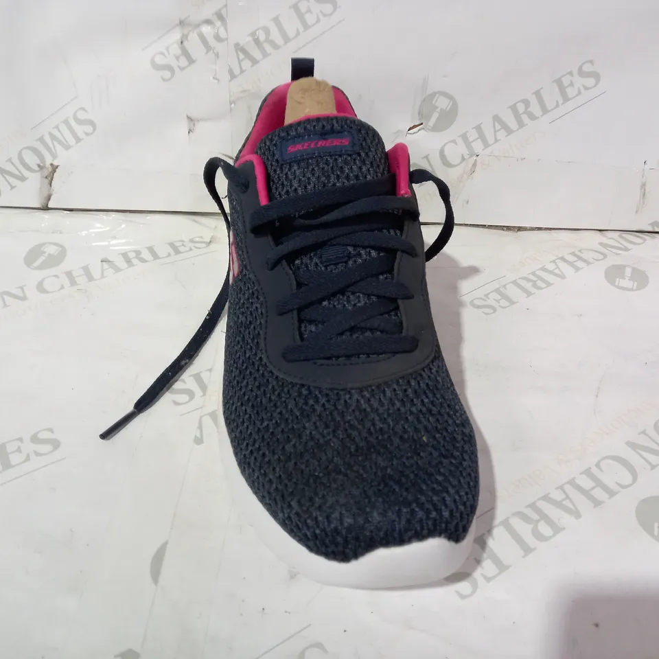 BOXED PAIR OF BLACK AND PINK SKECHERS DYNAMIGHT 2.0 QUICK CONCEPT LACE UP TRAINER - UK SIZE 6 RRP £30