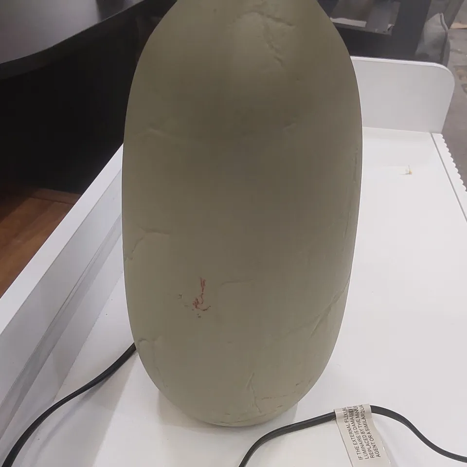 SYNIYAH CERAMIC TABLE LAMP