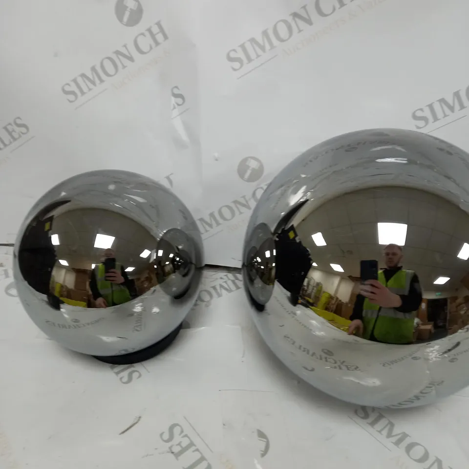BOXED KELLY HOPPEN SET OF 2 INDOOR OUTDOOR PRELIT GLASS DECOR, REFLECTIVE ORBS