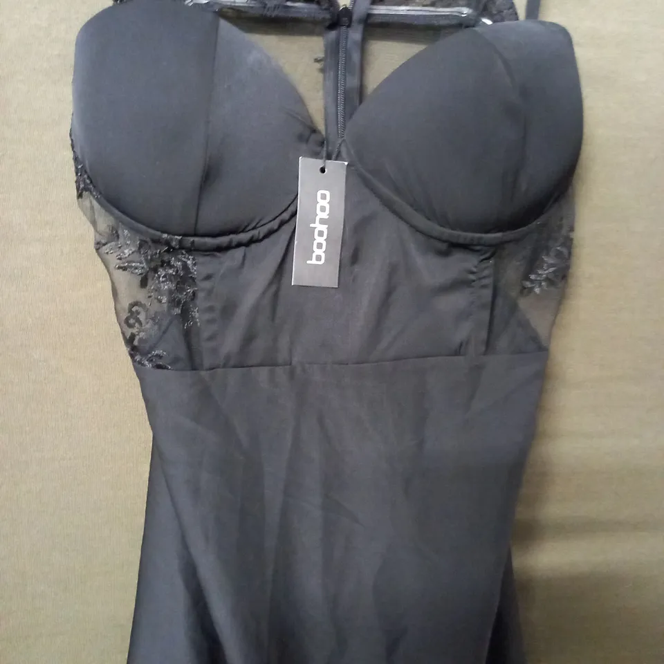 BOOHOO CONTRAST LACE CORSET MAXI DRESS - 14
