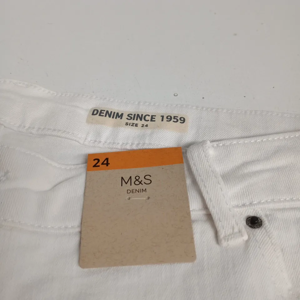 M&S DENIM WHITE JEANS – UK SIZE 24 (WOMEN)