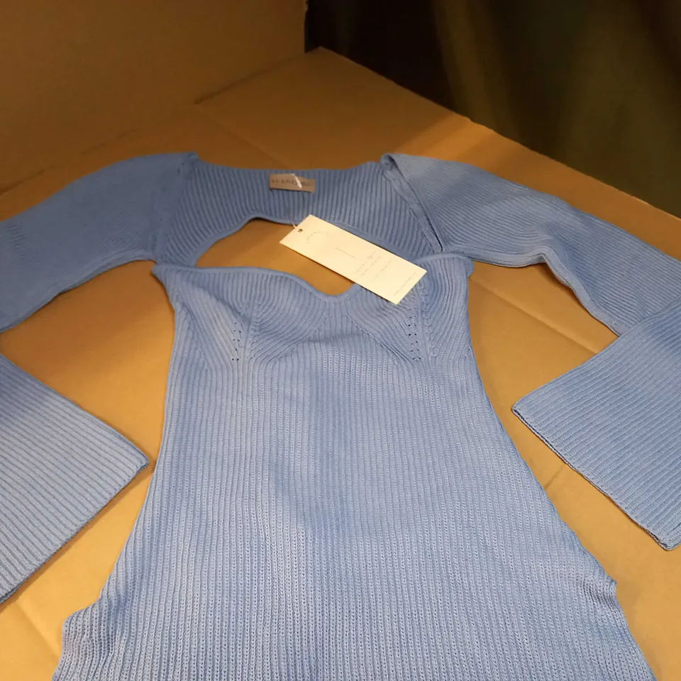 LAVAND BLUE KNITTED/SATIN BOW/BACK DETAILED FORM FITTING MINI DRESS/SHORT SET - MEDIUM 
