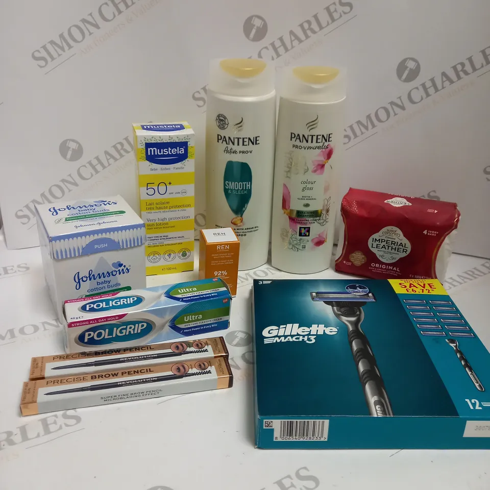 BOX OF APPROXIMATELY 20 ASSORTED HEALTH & BEAUTY PRODUCTS TO INCLUDE GILLETTE MACH3 RAZOR, PANTENE SHAMPOO, MUSTELA HIGH PROTECTION SUN LOTION ETC 