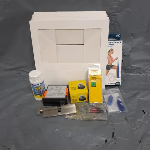 APPROXIMATELY 15 HOUSEHOLD ITEMS TO INCLUDE CAKE BOXES, STANLEY STAPLES, WOLD TORNADO SINK & DRAIN CLEANER, ETC - COLLECTION ONLY
